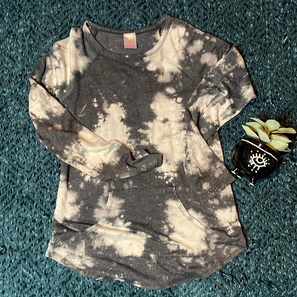 Bleach dye long sleeve